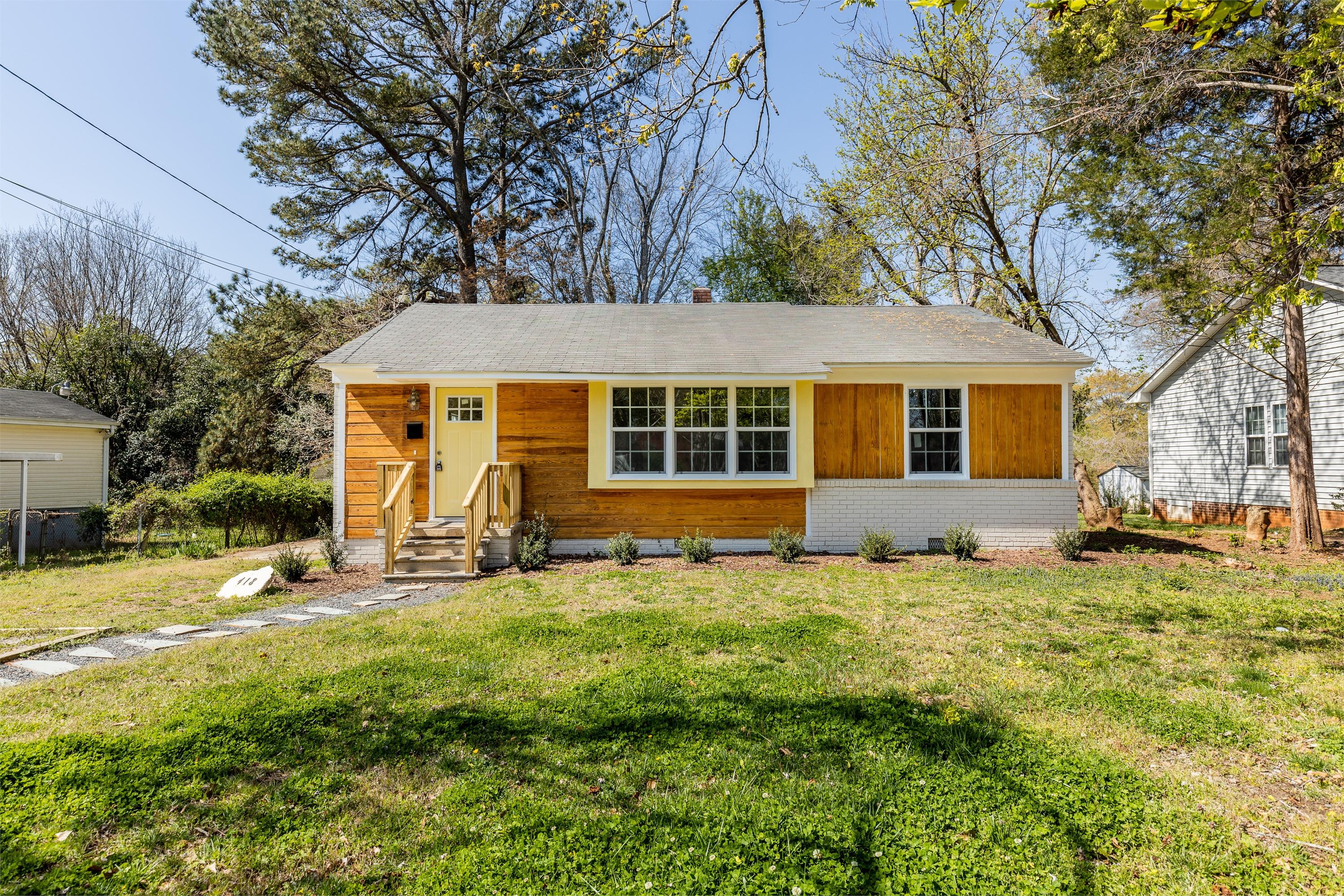 418 Lamont Street